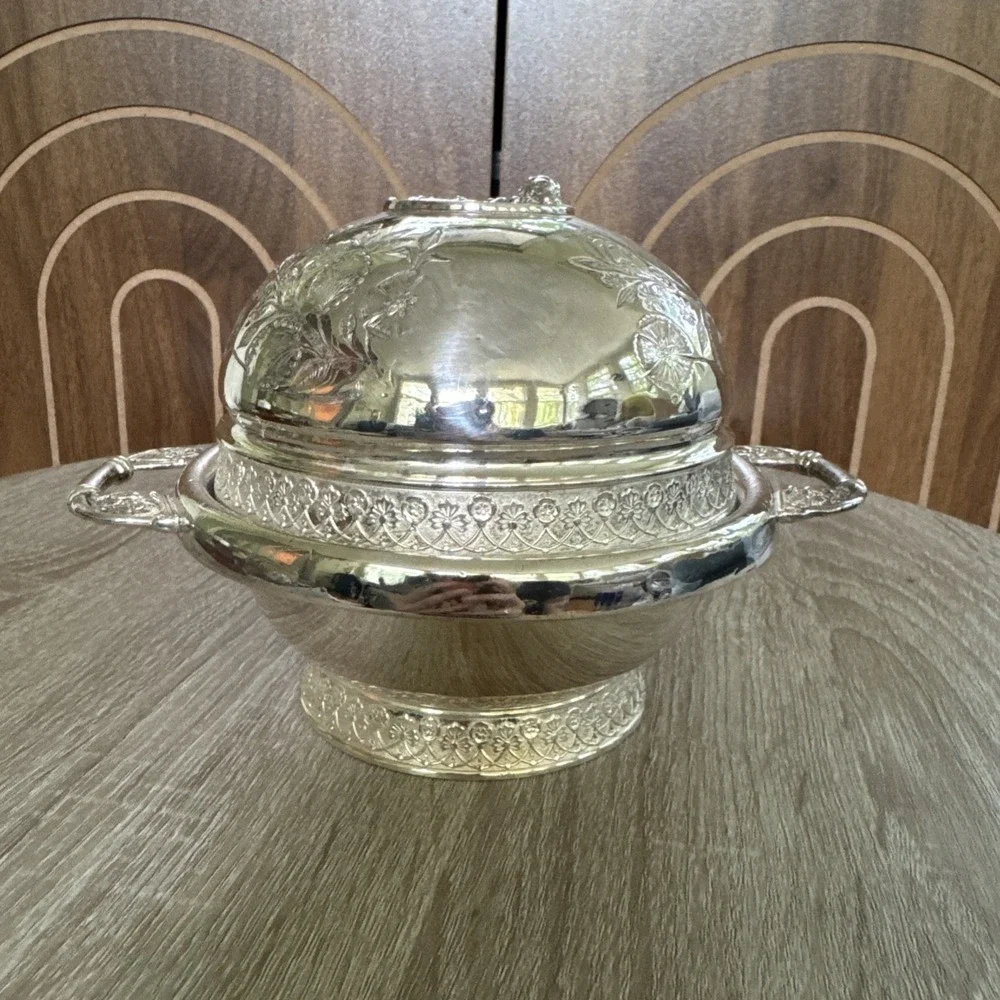 Vintage Pelton Bros Quadruple Plate Silver-plated Domed Butter Dish, Floral Etch